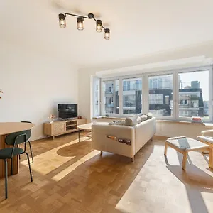Zonnig, Ruim Op A+ Locatie! , Oostende België